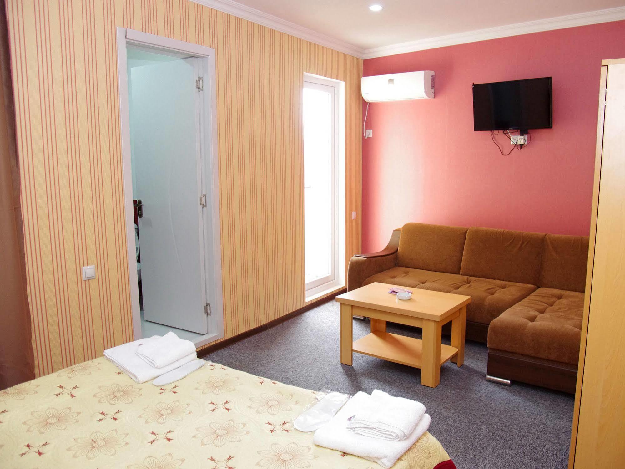 King Edward Hotel Tbilissi Extérieur photo